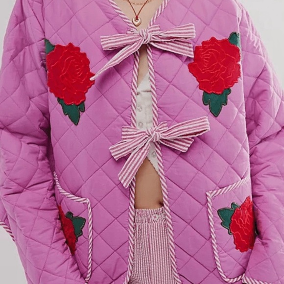 Jackets & Blazers - NEW❤️🩷❤️! Boho Roses quilted jacket